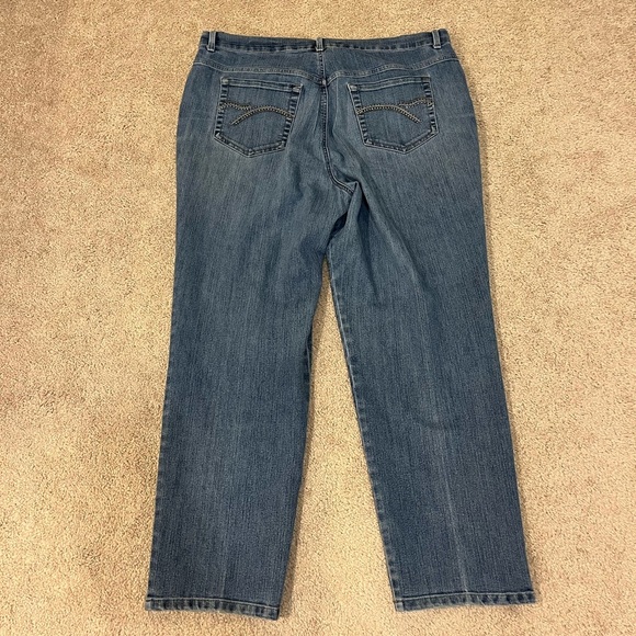 Gloria Vanderbilt Medium Wash Amanda Jeans - Picture 9 of 9
